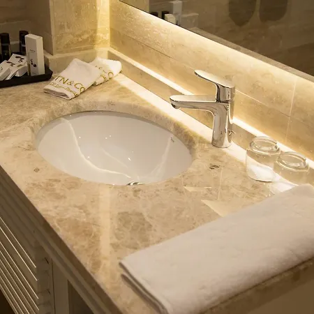 Tn&co Exclusive Cip And Primeclass (adults Only) 3* מוגלה